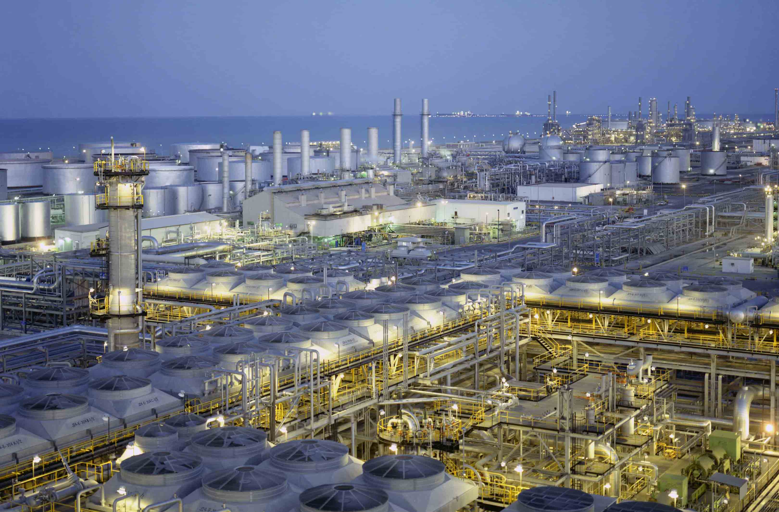 Экономика химическая промышленность. Арамко Саудовская Аравия. Нефтяная компания в Саудовской Аравии Aramco. Компания Арамко Саудовская Аравия. Завод в Саудовской Аравии Арамко.
